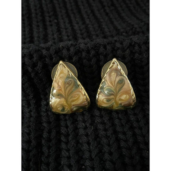VINTAGE 80's Swirled Green Pink Gold Tone Tear Drop Earrings - Picture 1 of 6